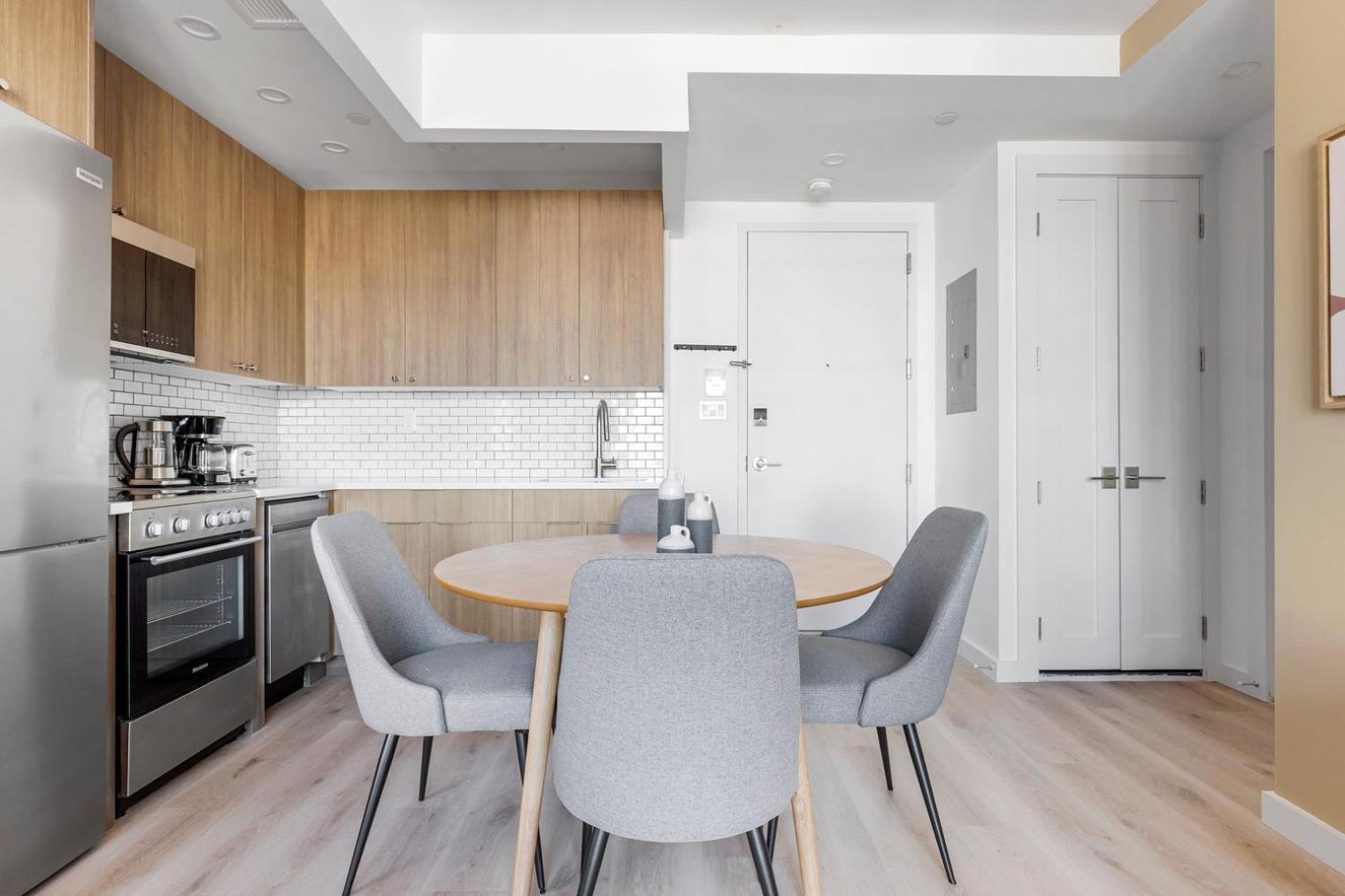 Dumbo 2br W Wd Roof Gym Nr Timeout Building Nyc-957 New York