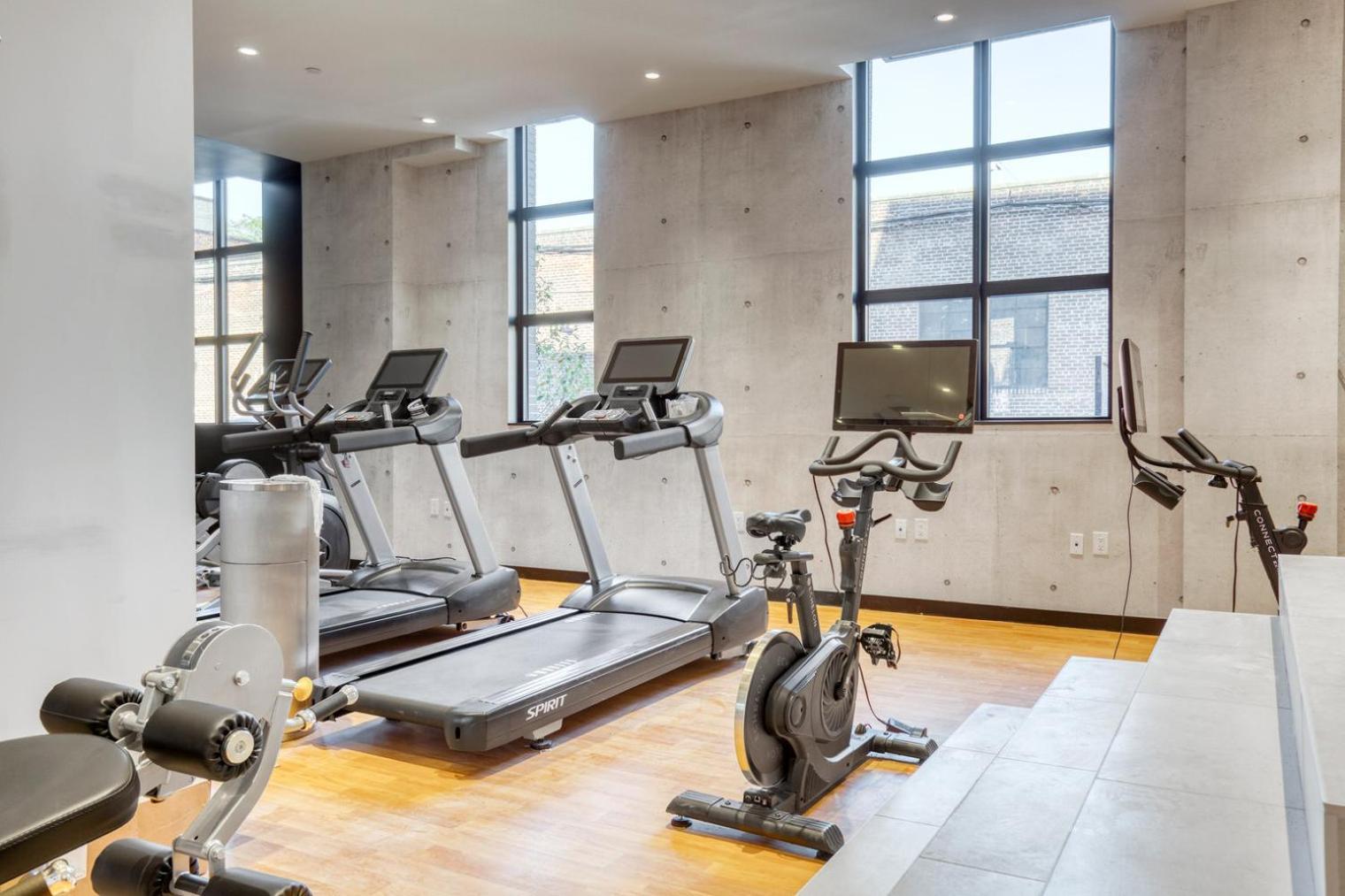 Dumbo 2br W Wd Roof Gym Nr Timeout Building Nyc-957